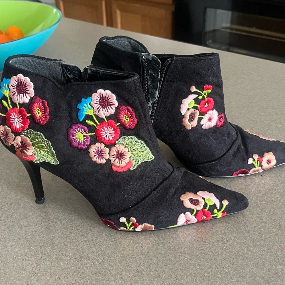 Floral Embroidered Women's Ankle Boots